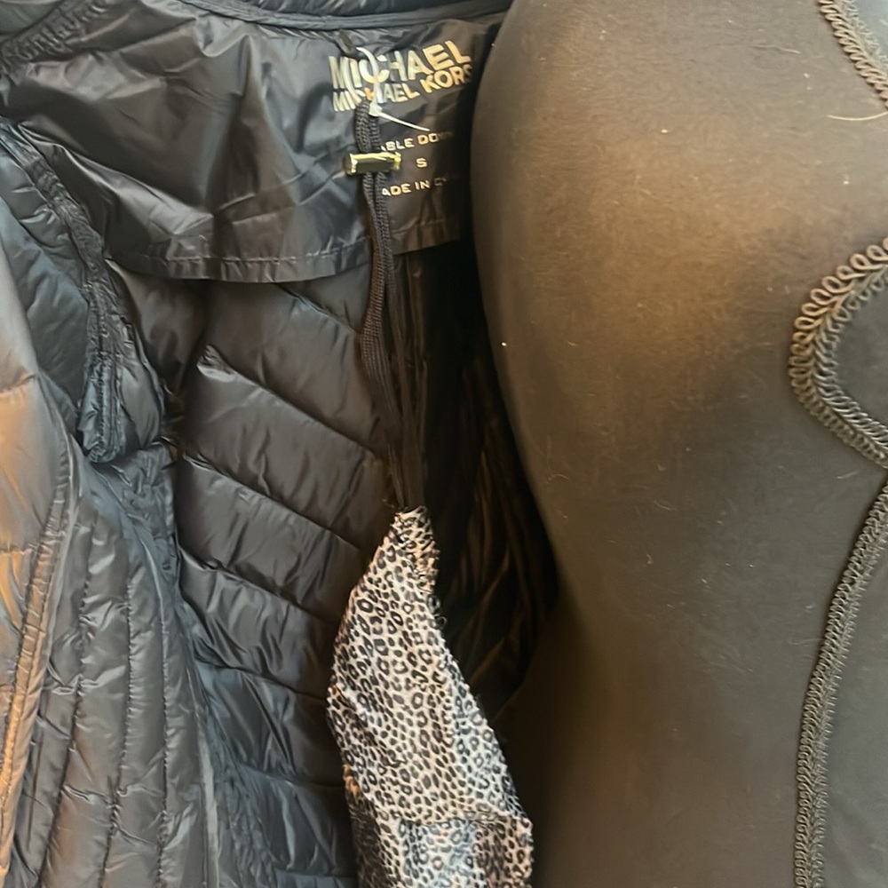 Michael Kors leopard print with hidden hood. size Small - Picture 15 of 15